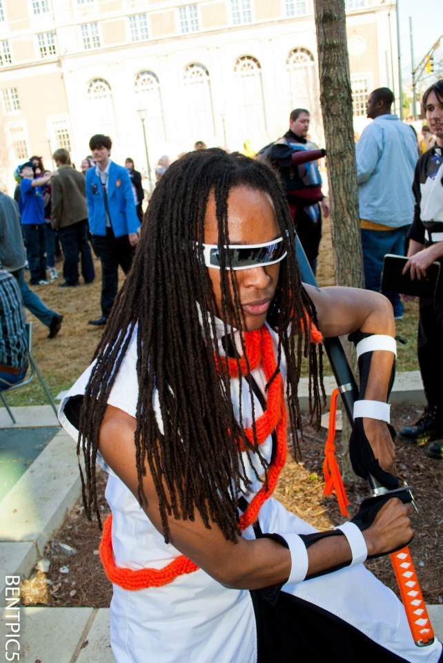 Black guy with dreads as tousen