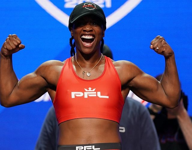 Claressa Shields arms flexing