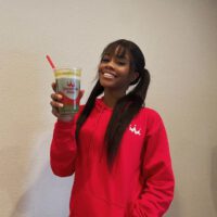 Gabby Douglas marketing smoothie king on IG