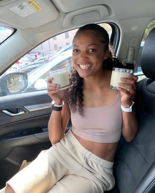 Gabby Thomas with smoothies