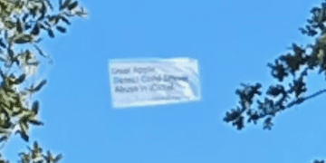 Apple Event Banner Plane.png