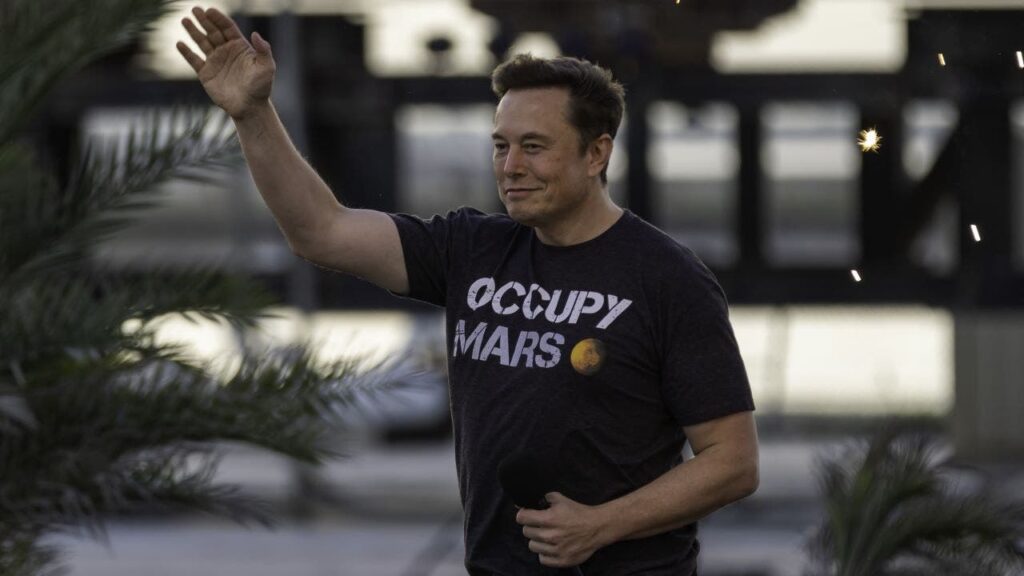 Elon Musk Spacex Wave.jpg